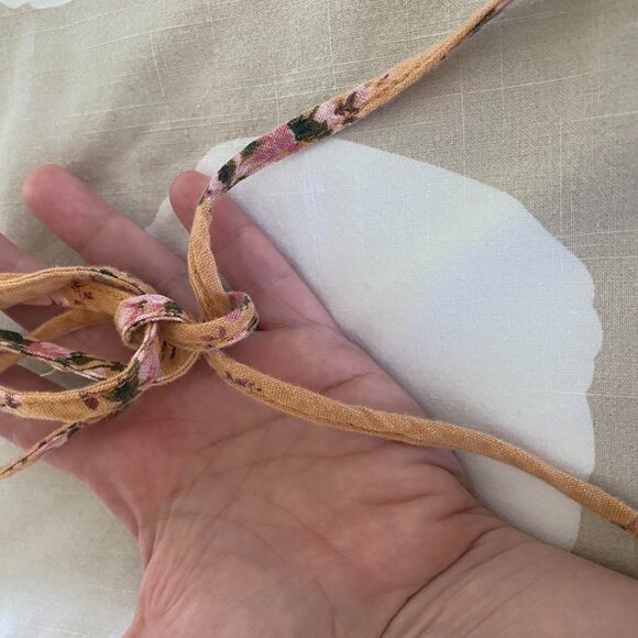 AMERICAN EAGLE Floral Yellow Linen Blend Eyelet Cropped Halter Top Size M - Picture 8 of 9